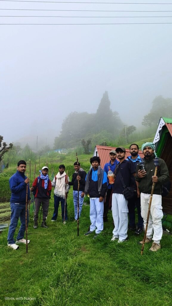 Trekkers hiking near Gurdum